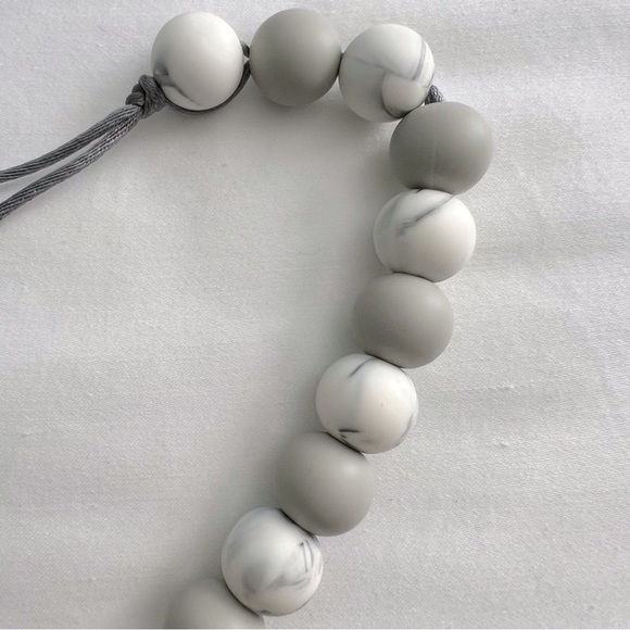 Loulou Lollipop Paci Clip - Picture 3 of 3